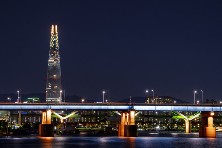 Photograph of Lotte World Tower 1